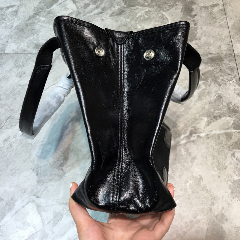 Elegant Vegan Leather Handbag - Chic Everyday Appeal | Women's Statement Accessory #778 - interior view (image 6) of designer-inspired handbag