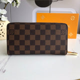 Front view of everyday-luxe polished women's handbag – women's luxury accessory