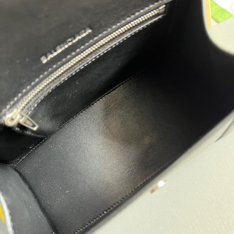 Structured Faux Leather Handbag - Versatile Everyday Design | Women's Fashion Handbag #299 - texture close-up (image 9) of designer-inspired handbag