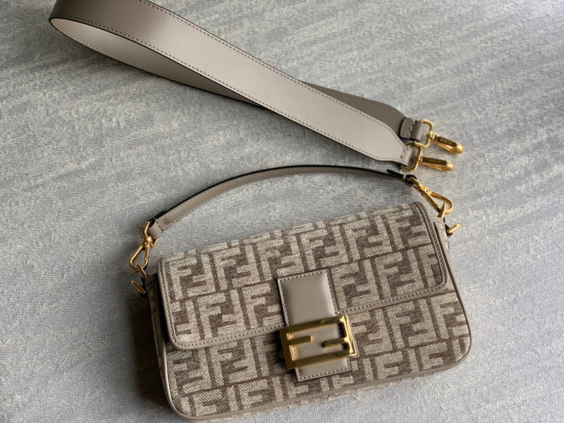 Ziva's Charm handbag – front view (27cm*6cm*15cm)