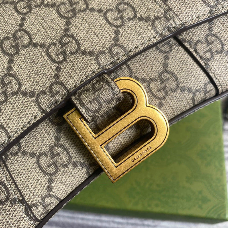 Back view of structured classic women's handbag – women's premium purse
