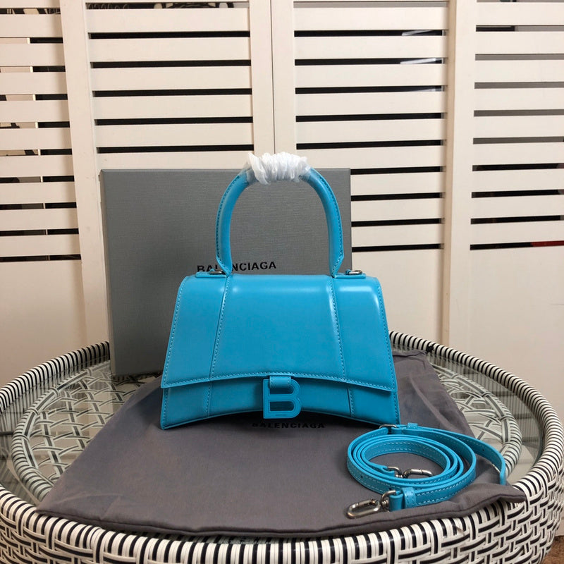 Close-up detail of premium polished women's handbag – women's everyday handbag