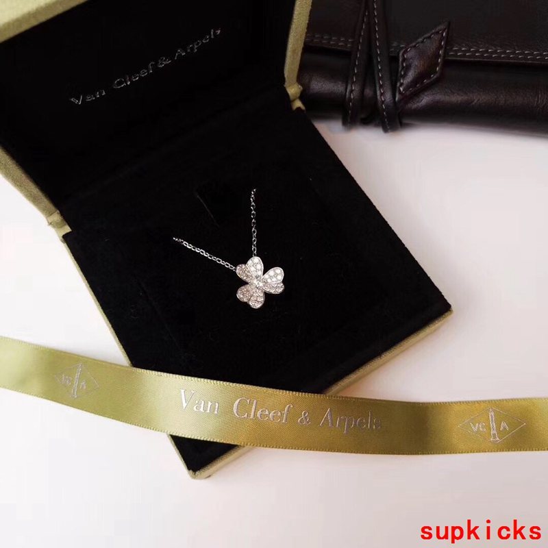 Close-up detail view of Van Cleef & Arpels unisex jewelry piece