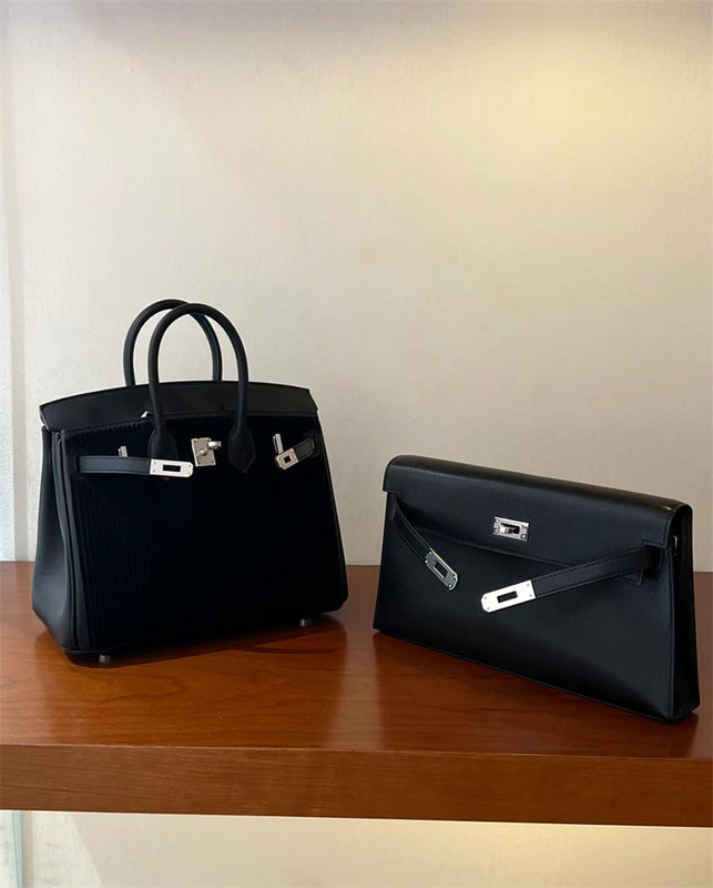  Essential structured bag carried on shoulder