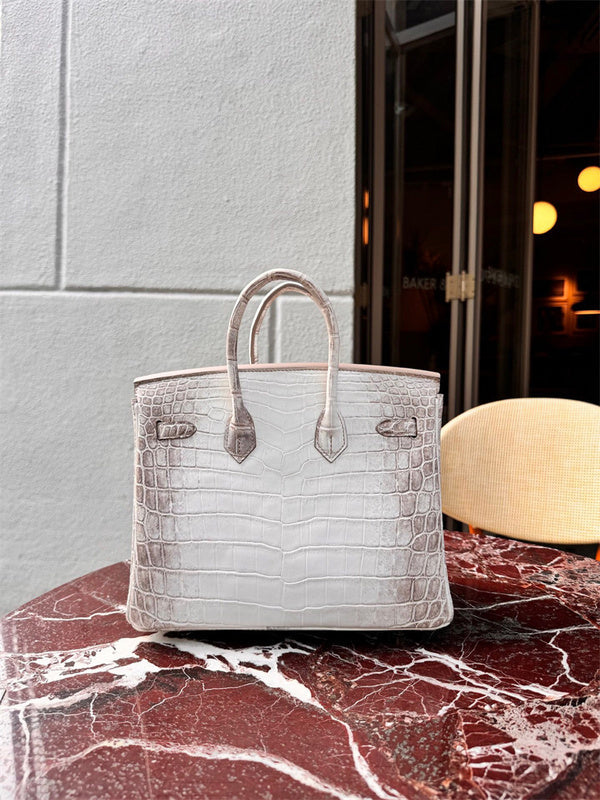  top-handle bag interior and compartment view