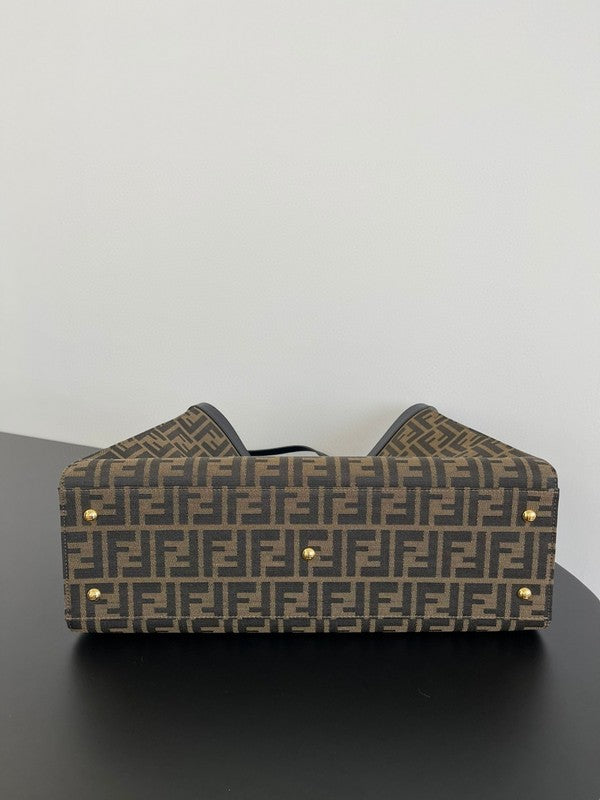 Ziva's Charm handbag – product shot (41cm*16cm*30cm)