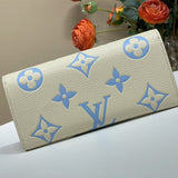  Chic shoulder bag carried on shoulder