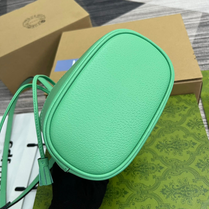 Handle and strap detail of chic polished women's handbag – women's designer-style accessory