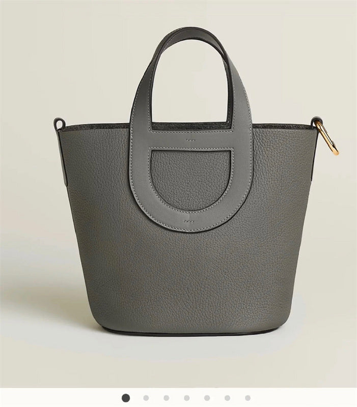  structured bag interior and compartment view 15