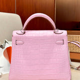  sophisticated shopper bag styled with outfit 24