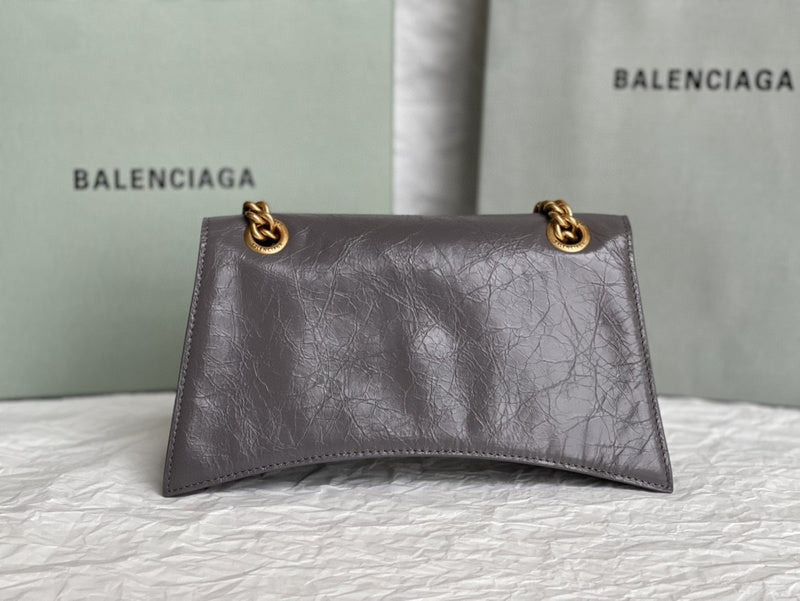 Zivas Charm Signature Style Statement Handbag (Versatile Style Statement) – Lifestyle Shot