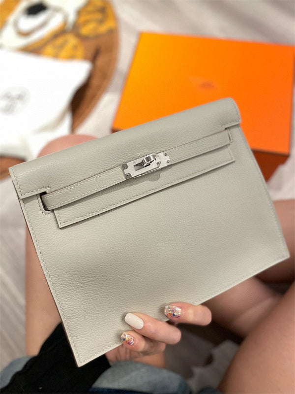  satchel interior and compartment view 15
