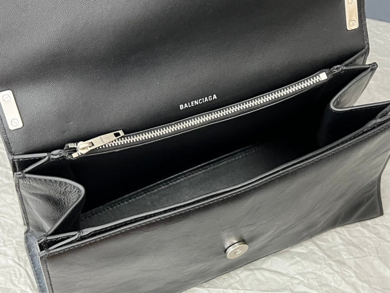 Zivas Charm Streamlined Design Fashion Handbag (Elevated Accessory Essential) – Side Profile