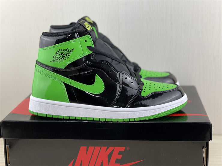 Nike Men's & Women's Luxury Low-Top Trainers — Style 261 front view