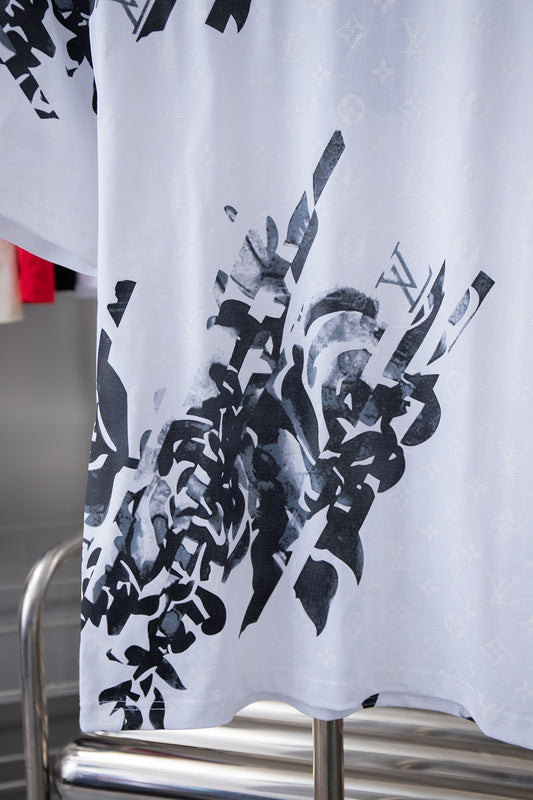 Back view of Louis Vuitton cotton t-shirt with logo-detail design