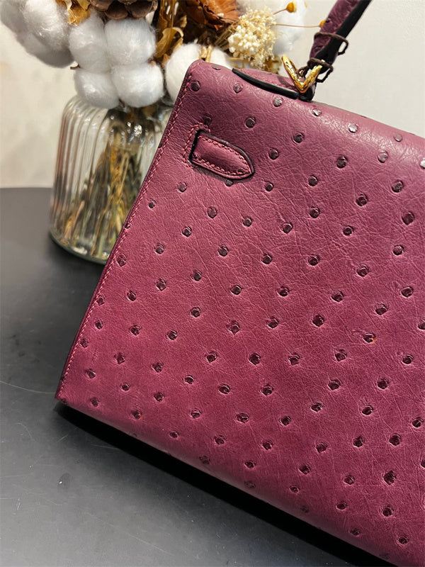  shoulder bag interior and compartment view