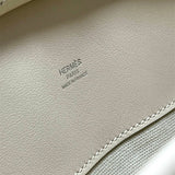 Fluid handbag styled for everyday wear