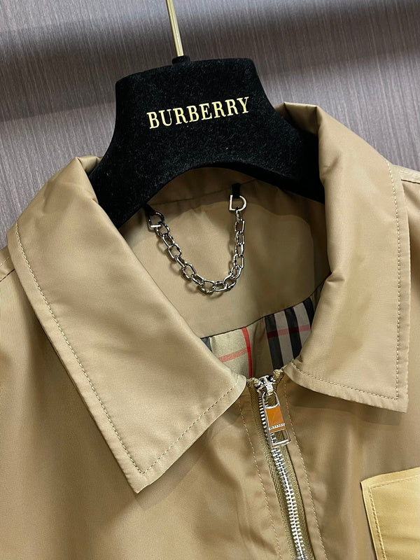 Texture and finish detail of Burberry luxury piece style No.456