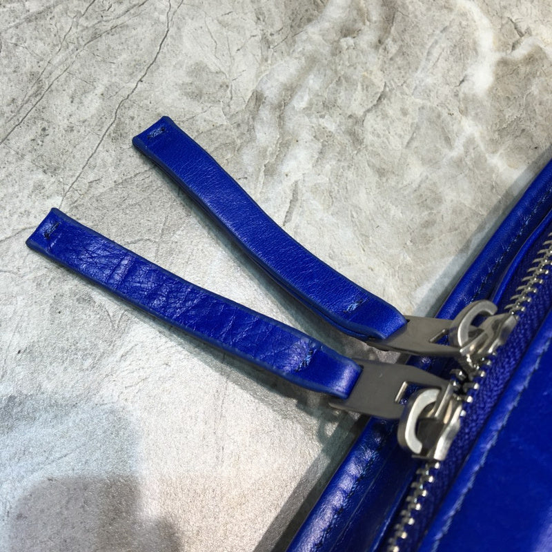 Modern Vegan Leather Handbag - Premium Craftsmanship Detailing | Women's Designer-Inspired Purse #181 - hardware and detail close-up (image 5) of designer-inspired handbag