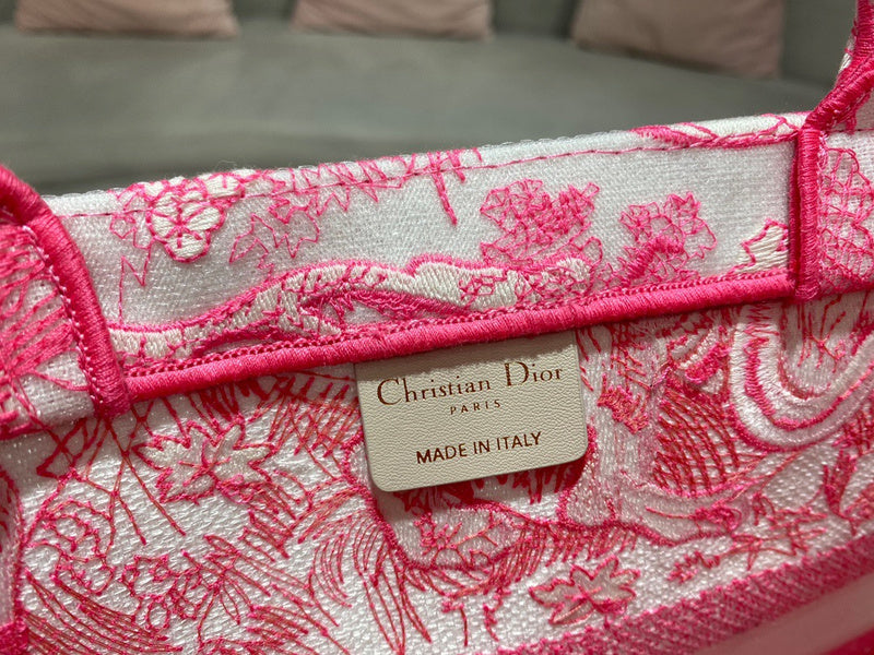 Styled lifestyle shot of everyday-luxe statement women's handbag – women's luxury handbag