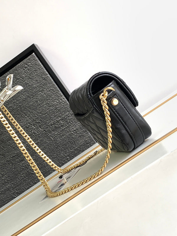  versatile purse view 10