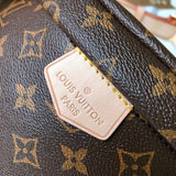 Interior view of everyday-luxe chic women's handbag – women's luxury accessory