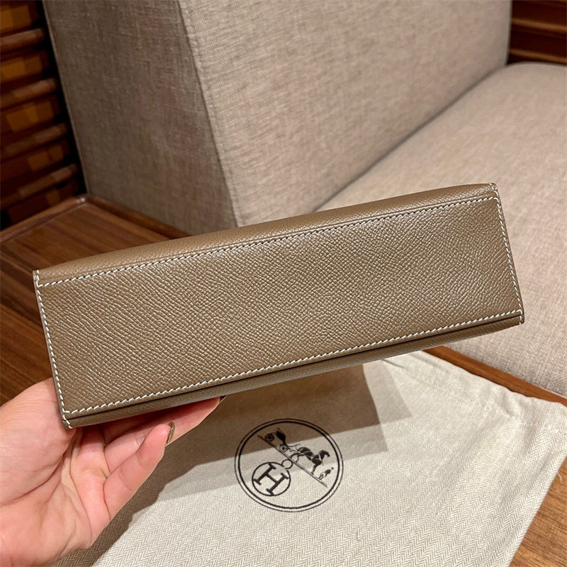  chic shopper bag detail view showing craftsmanship 8