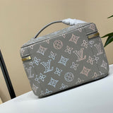  crossbody bag interior and compartment view