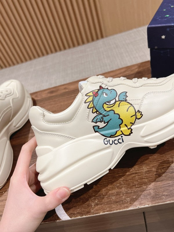 Gucci classic monochrome luxury sneakers view 9 heritage-inspired look
