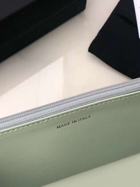  mid purse view 9