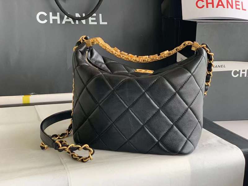 Zivas Charm Everyday Sophistication Luxury Handbag (Considered Detail & Form) – Detail View