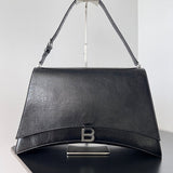 Zivas Charm Elevated Essentials Fashion Handbag (Contemporary Shape Language) – Detail View