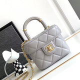 Ziva's Charm handbag – front view (one versatile size)