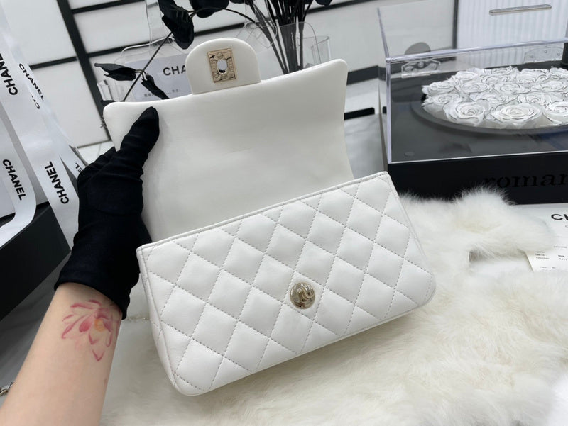  women's handbag, mid design, view 4