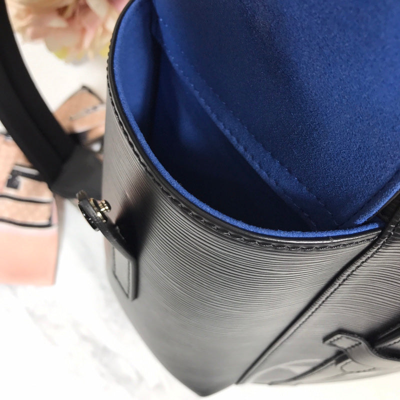 Styled lifestyle shot of structured chic women's handbag – women's luxury accessory