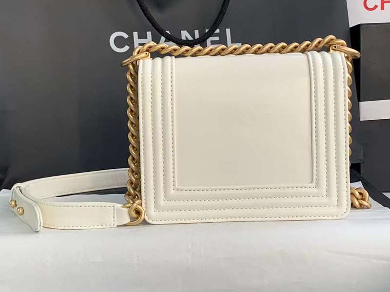 Zivas Charm Understated Luxury Designer Handbag (Elevated Accessory Essential) – Close-Up Detail