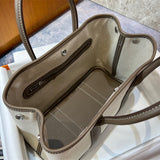  sleek everyday bag styled with outfit 30