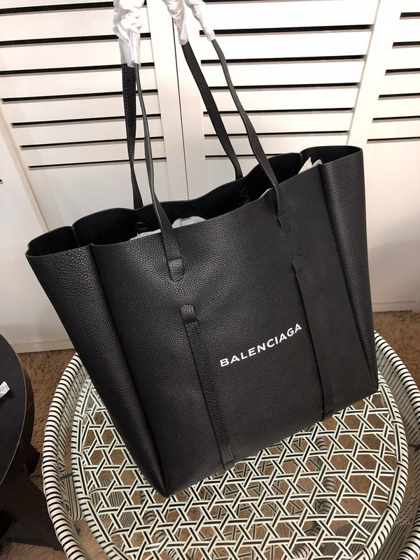 Front view of sleek premium women's handbag – women's premium purse
