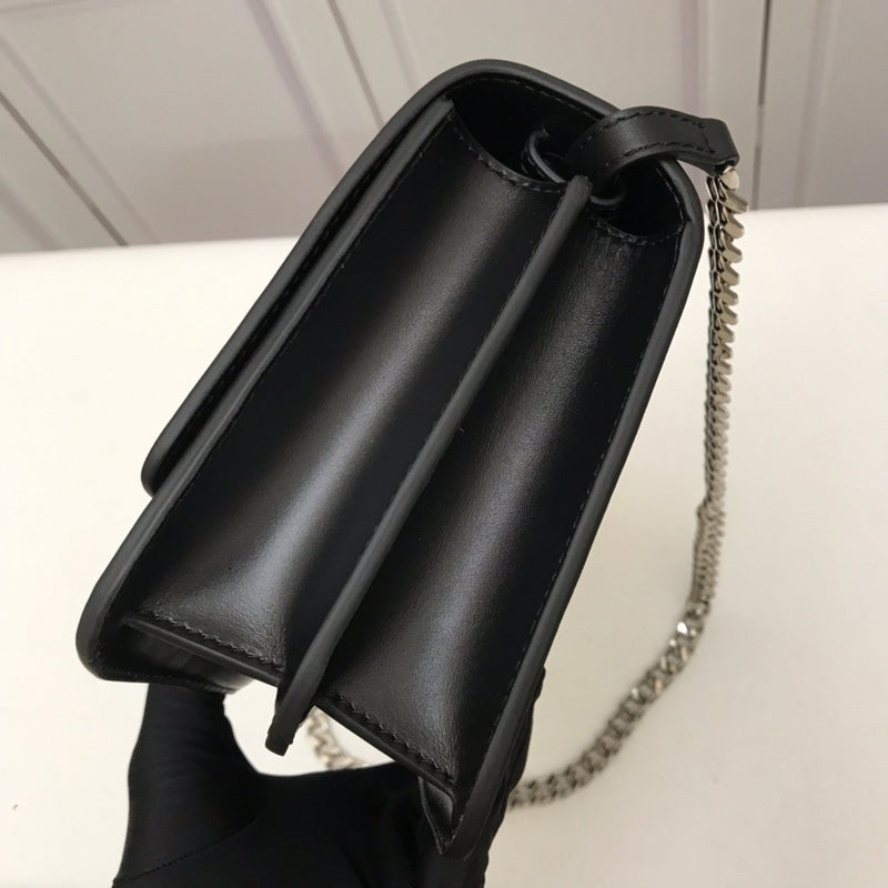 Ziva's Charm handbag – product shot (one versatile size)
