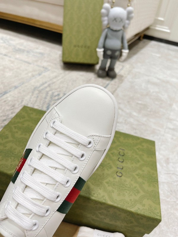 Gucci two-tone luxury sneakers view 6 breathable knit upper