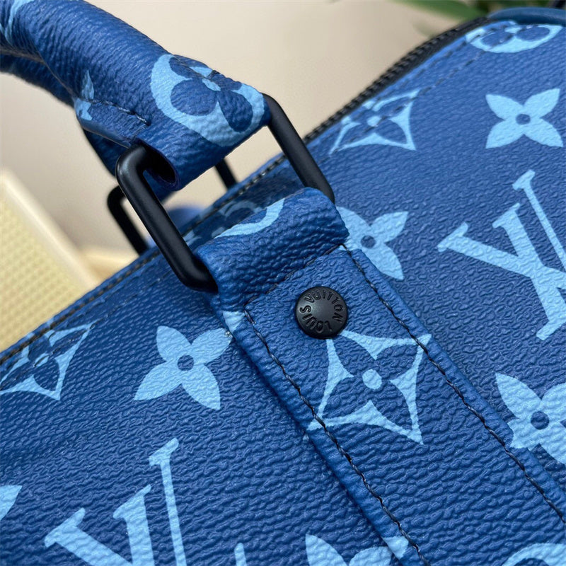  handbag close-up of hardware and finish