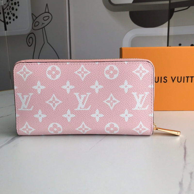 Front view of polished everyday-luxe women's handbag – women's luxury accessory