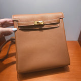 Streamlined handbag styled for everyday wear
