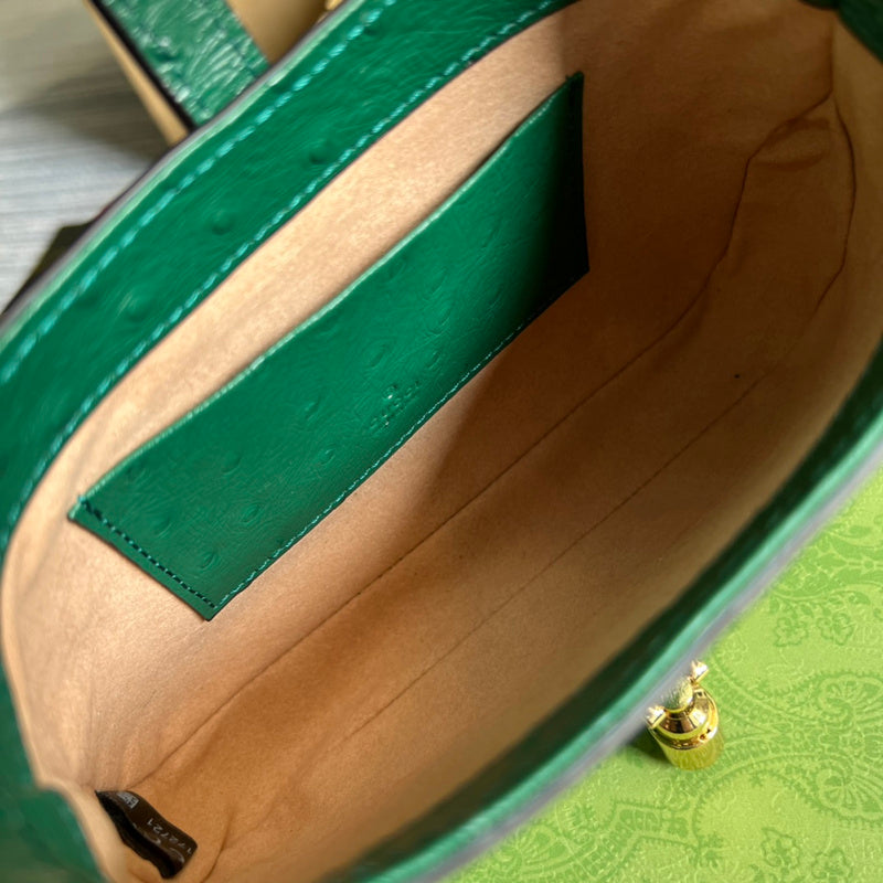 Close-up detail of refined classic women's handbag – women's everyday handbag
