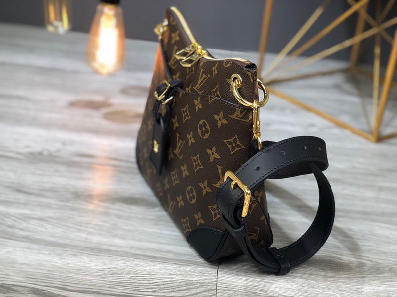 Interior view of polished structured women's handbag – women's luxury accessory