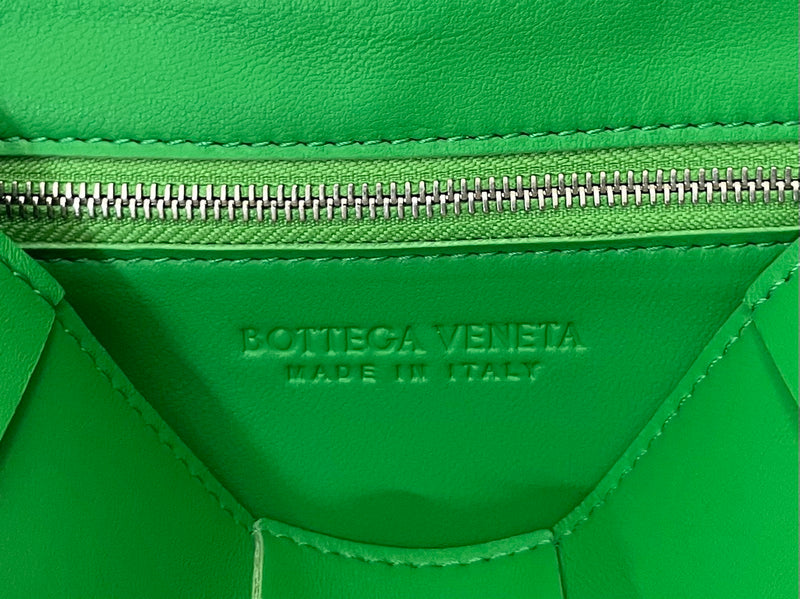 Effortless Faux Leather Handbag - Everyday Elegance | Women's Statement Accessory #1626 - back view (image 4) of designer-inspired handbag