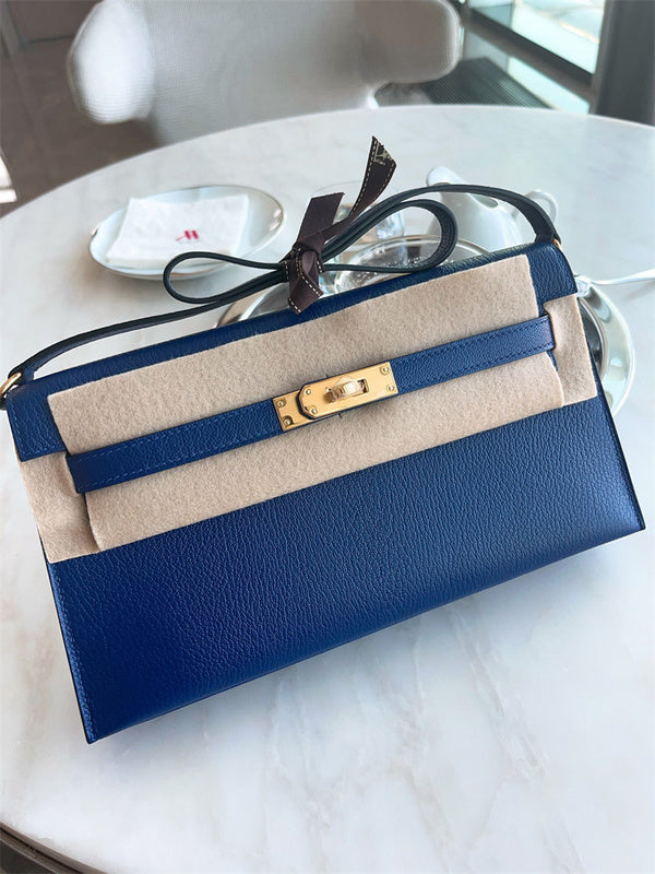  Sophisticated shopper bag carried on shoulder 10