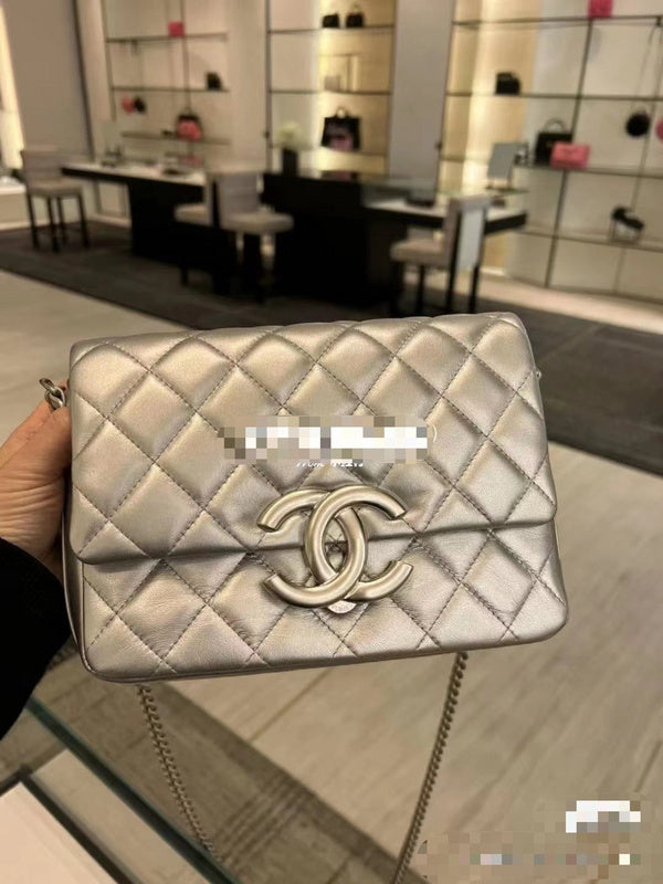  versatile purse view 3