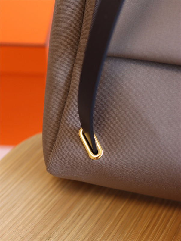  polished crossbody bag styled with outfit 36