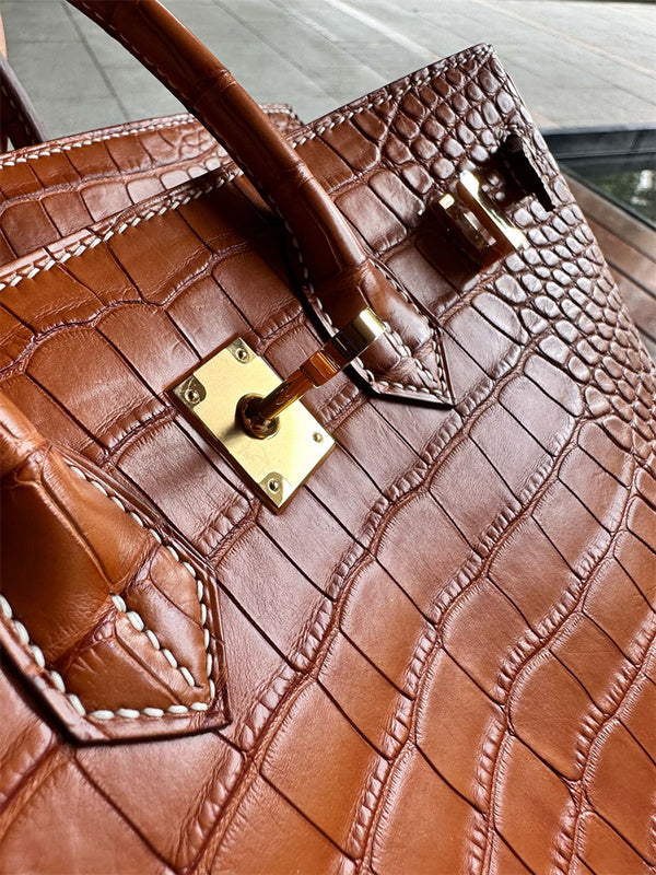  effortless tote bag detail view showing craftsmanship 14
